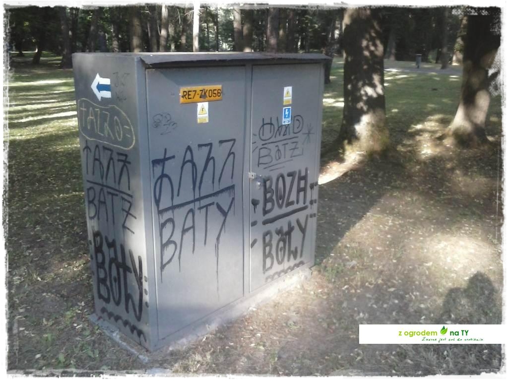 Polakodpoczywawparkuzogrodemnat10