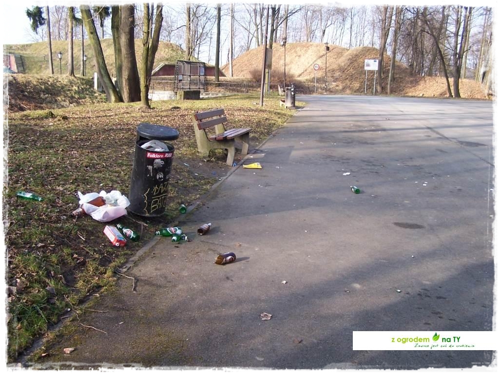 Polakodpoczywawparkuzogrodemnat13