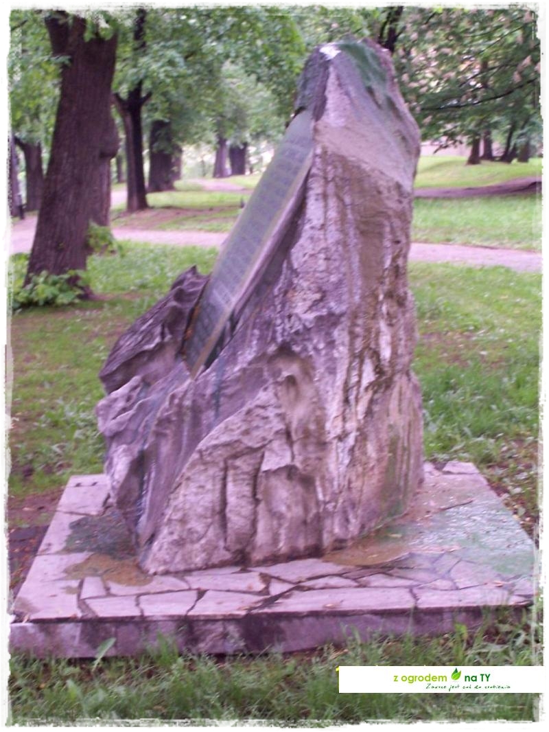 Polakodpoczywawparkuzogrodemnat20