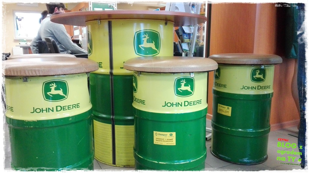 John Deere zogrodemnaty8