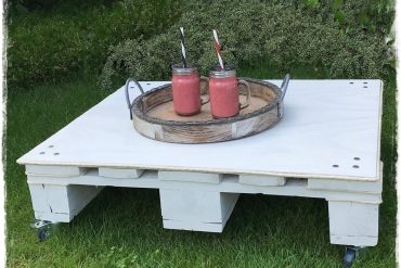 Prosty stolik ogrodowy z palety zogrodemnaty1
