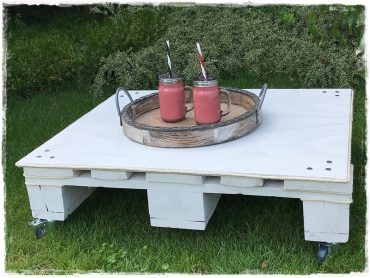 Prosty stolik ogrodowy z palety zogrodemnaty1