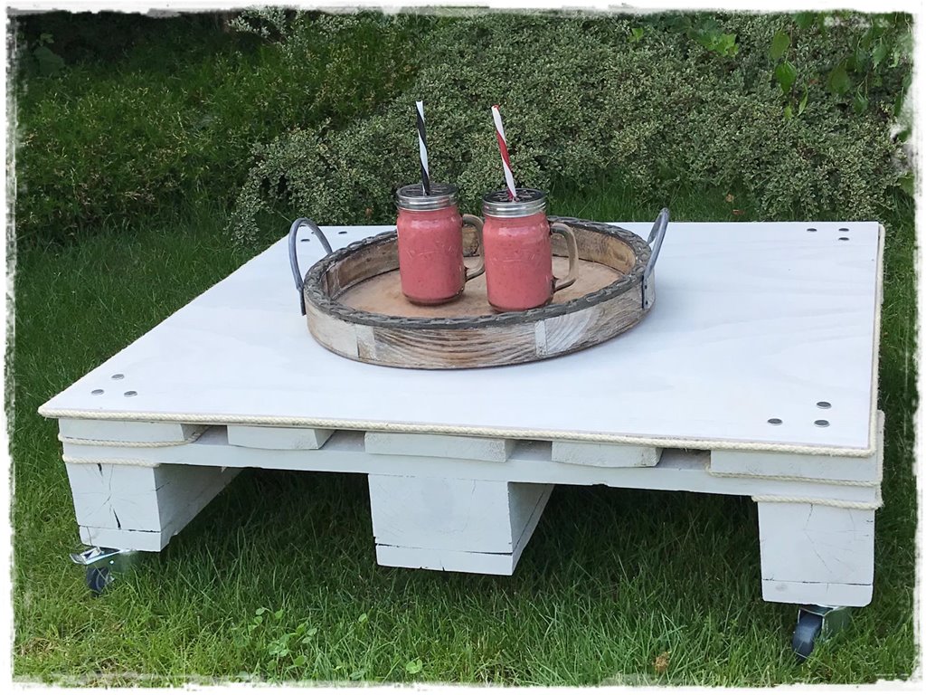 Prosty stolik ogrodowy z palety zogrodemnaty1