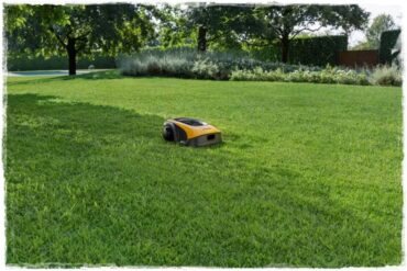 Autonomiczne roboty koszące STIGA 1