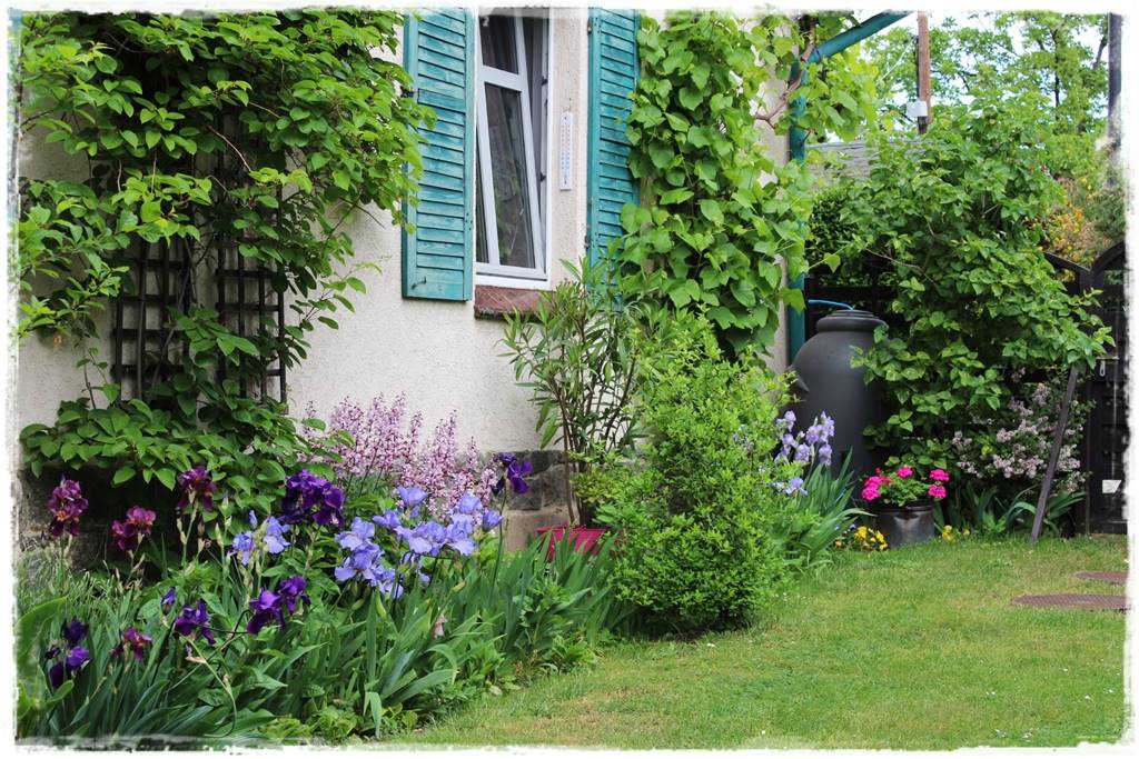 Aranżacja ściany w ogrodzie 10b