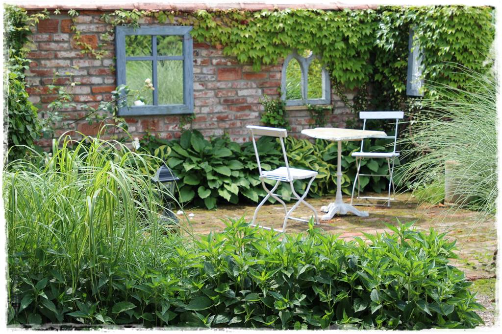 Aranżacja ściany w ogrodzie 70a