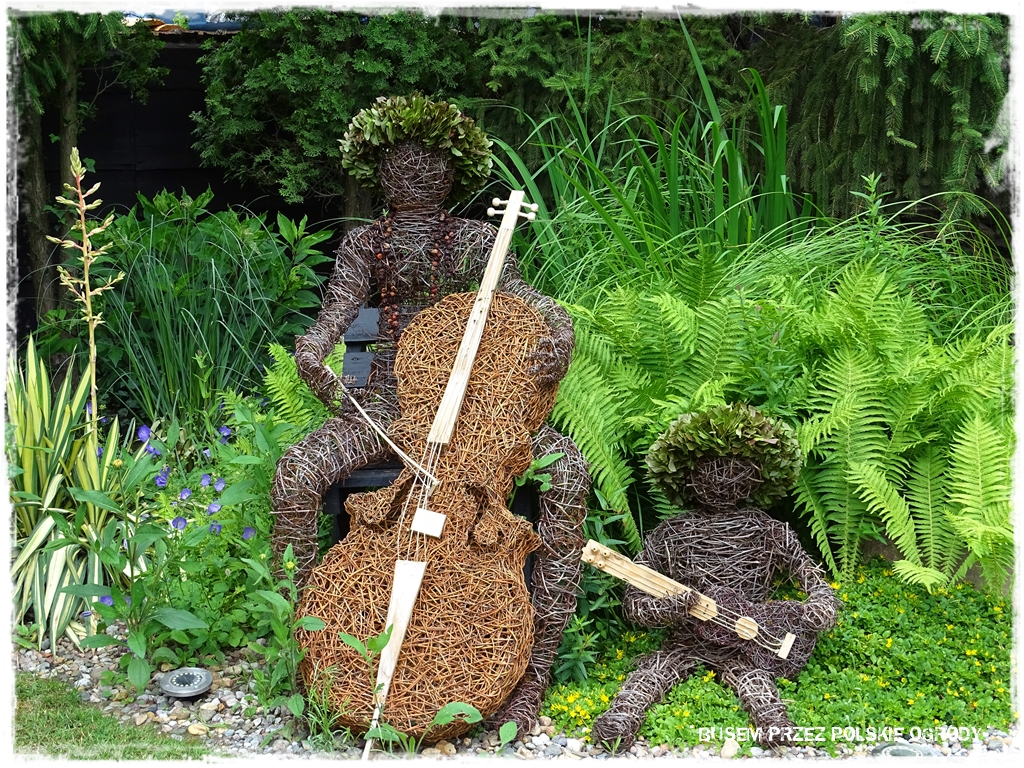 Aranżacje z wikliny pomysł na mały ogród 2