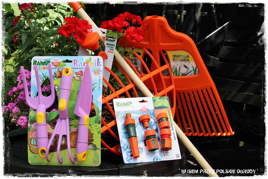 Aranżacje z wikliny pomysł na mały ogród 56