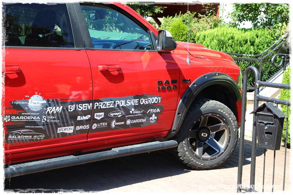 Aranżacje z wikliny pomysł na mały ogród 7