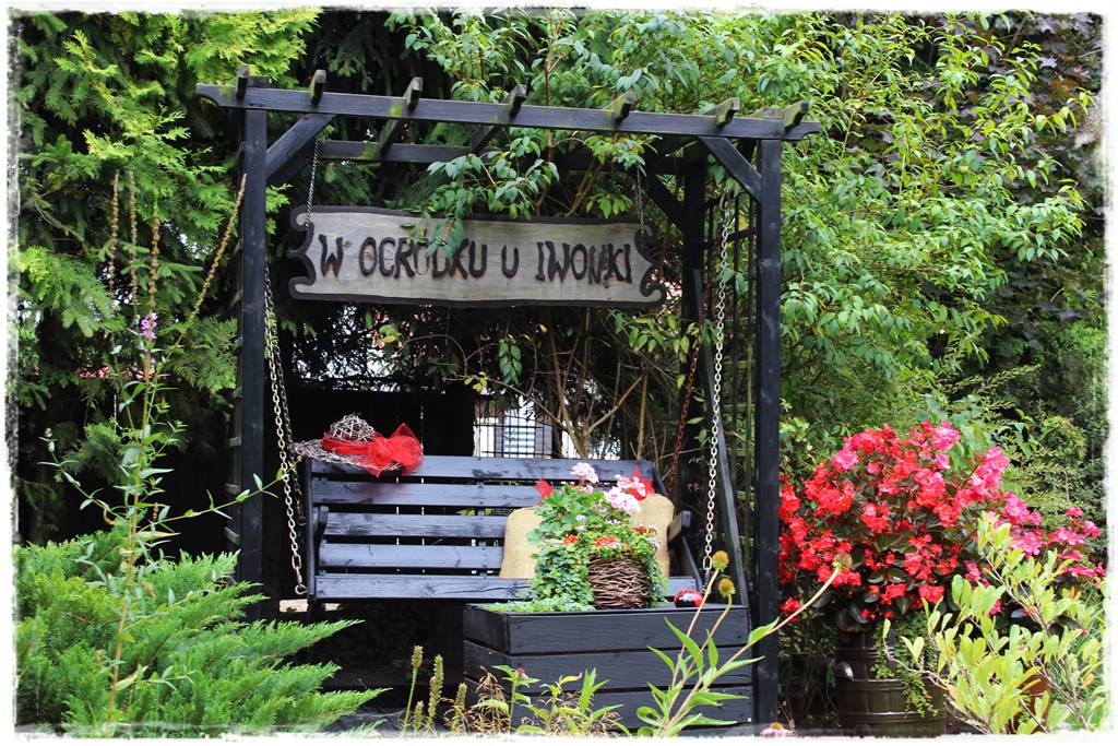 Huśtawka w ogrodzie aranżacje 1c Huśtawka w ogrodzie aranżacje 1c