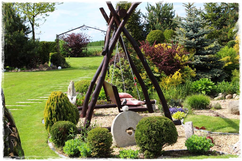 Huśtawka w ogrodzie aranżacje 2b Huśtawka w ogrodzie aranżacje 2b