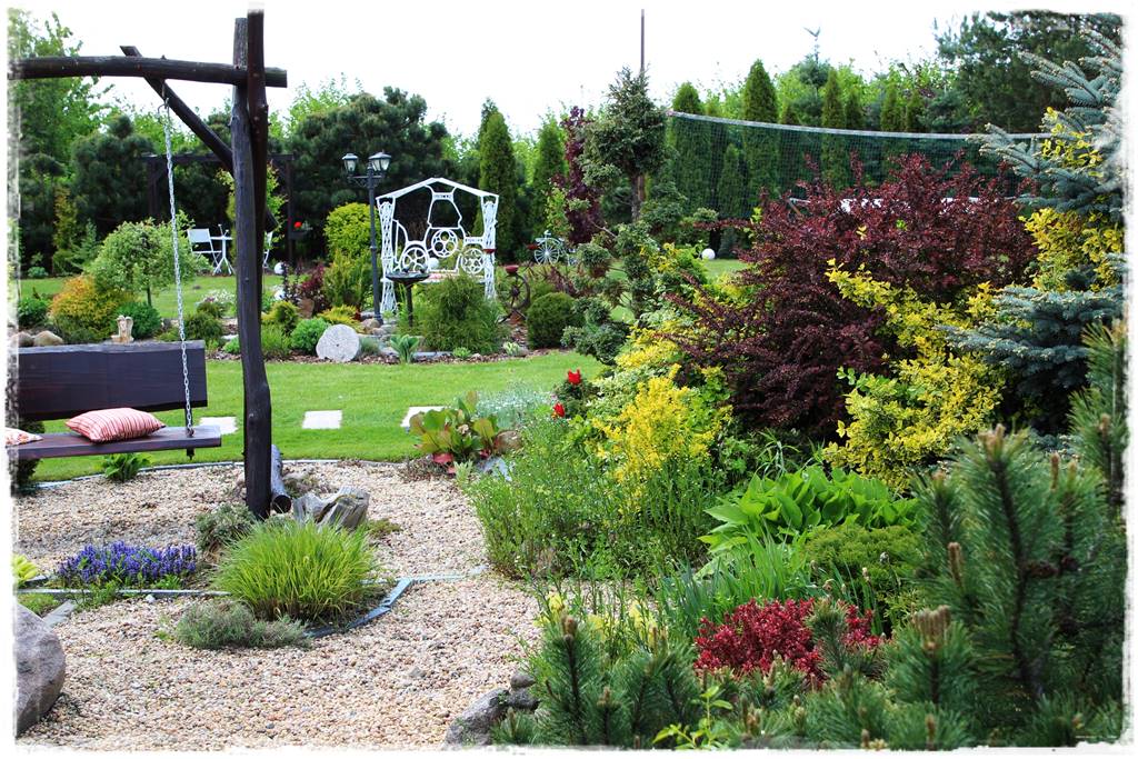 Huśtawka w ogrodzie aranżacje 2c Huśtawka w ogrodzie aranżacje 2c