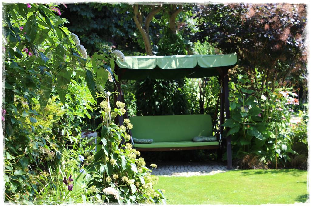 Huśtawka w ogrodzie aranżacje 4b Huśtawka w ogrodzie aranżacje 4b