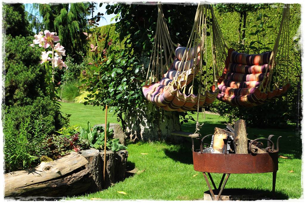 Huśtawka w ogrodzie aranżacje 5b Huśtawka w ogrodzie aranżacje 5b