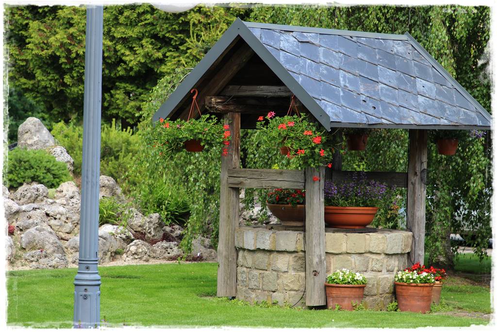 Studnia w ogrodzie aranżacje 1a Studnia w ogrodzie aranżacje 1a