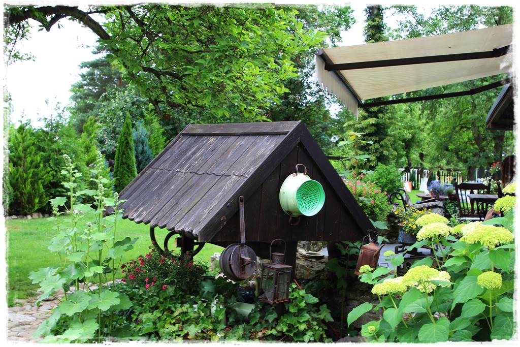 Studnia w ogrodzie aranżacje 3c Studnia w ogrodzie aranżacje 3c