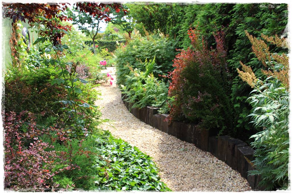 Pomysł na ścieżkę w ogrodzie 1