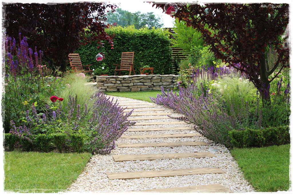 Pomysł na ścieżkę w ogrodzie 1011
