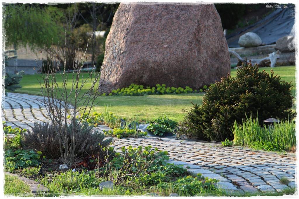 Pomysł na ścieżkę w ogrodzie 2