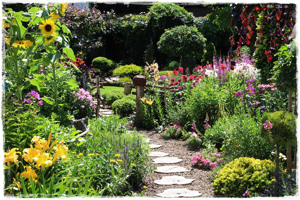 Pomysł na ścieżkę w ogrodzie 7d