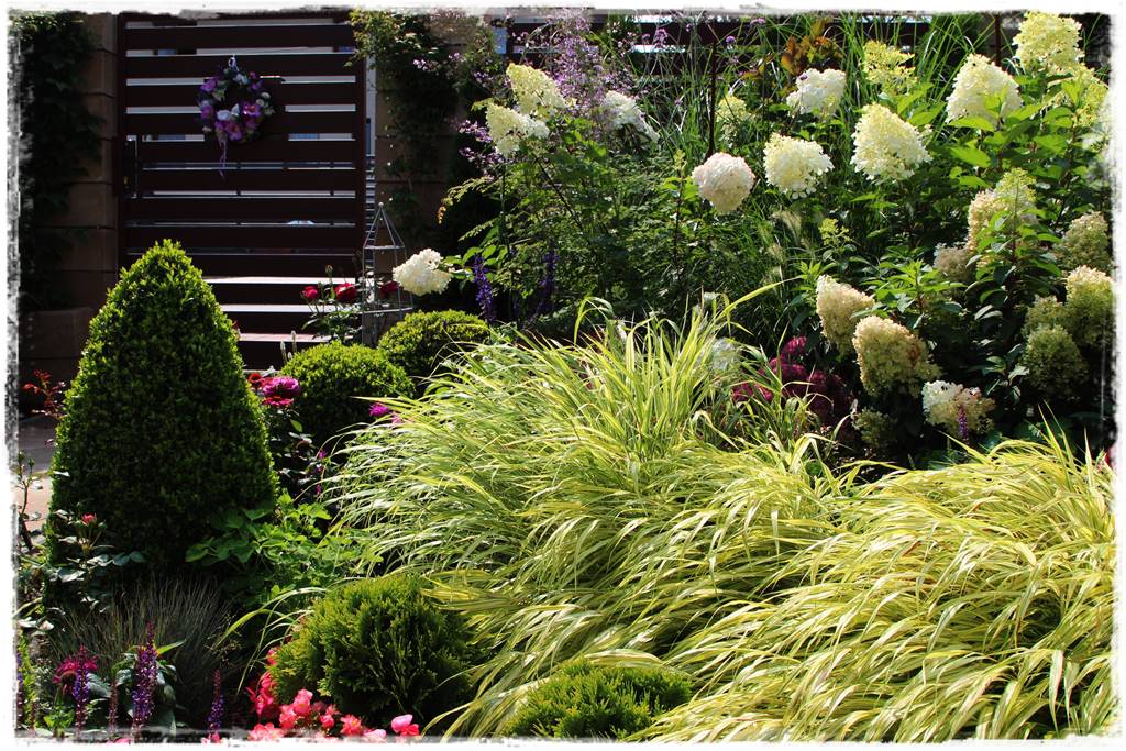 Rabata przy chodniku do domu 5