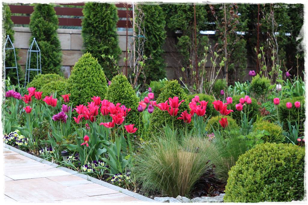 Rabata przy chodniku do domu 7