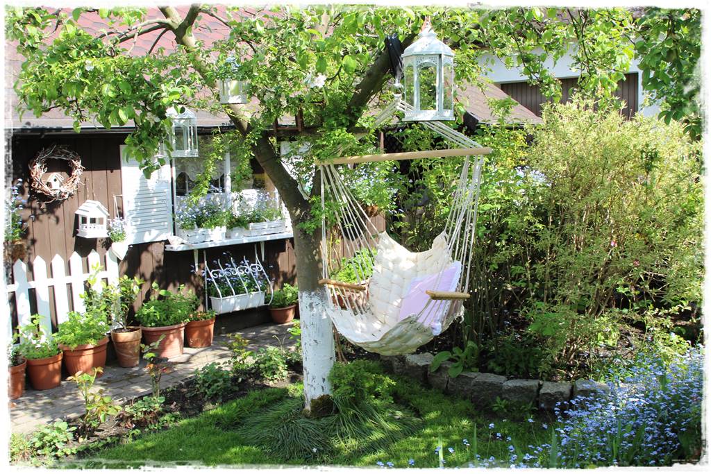 Fotel wiszący w ogrodzie 11