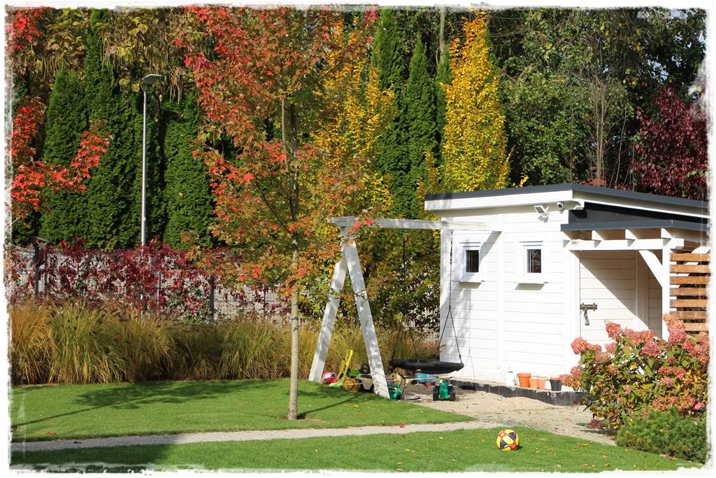 Fotel wiszący w ogrodzie 16a