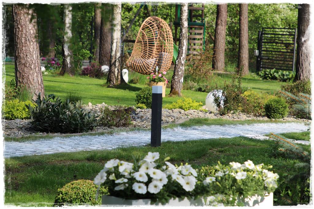 Fotel wiszący w ogrodzie 4