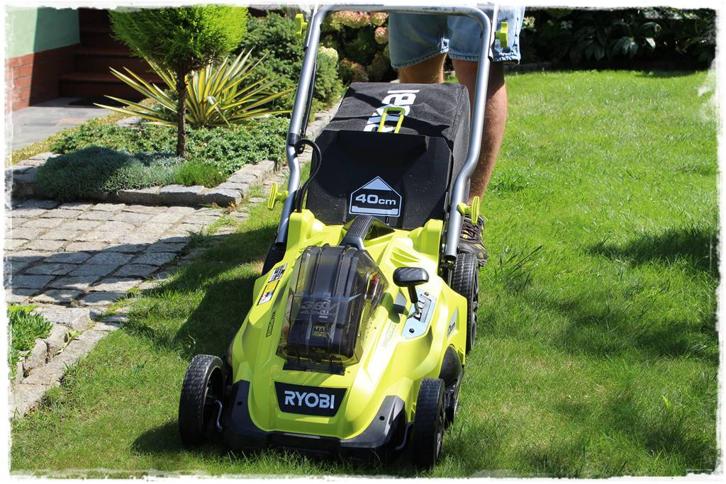 Kosiarka akumulatorowa RYOBI 103 Kosiarka akumulatorowa RYOBI 103