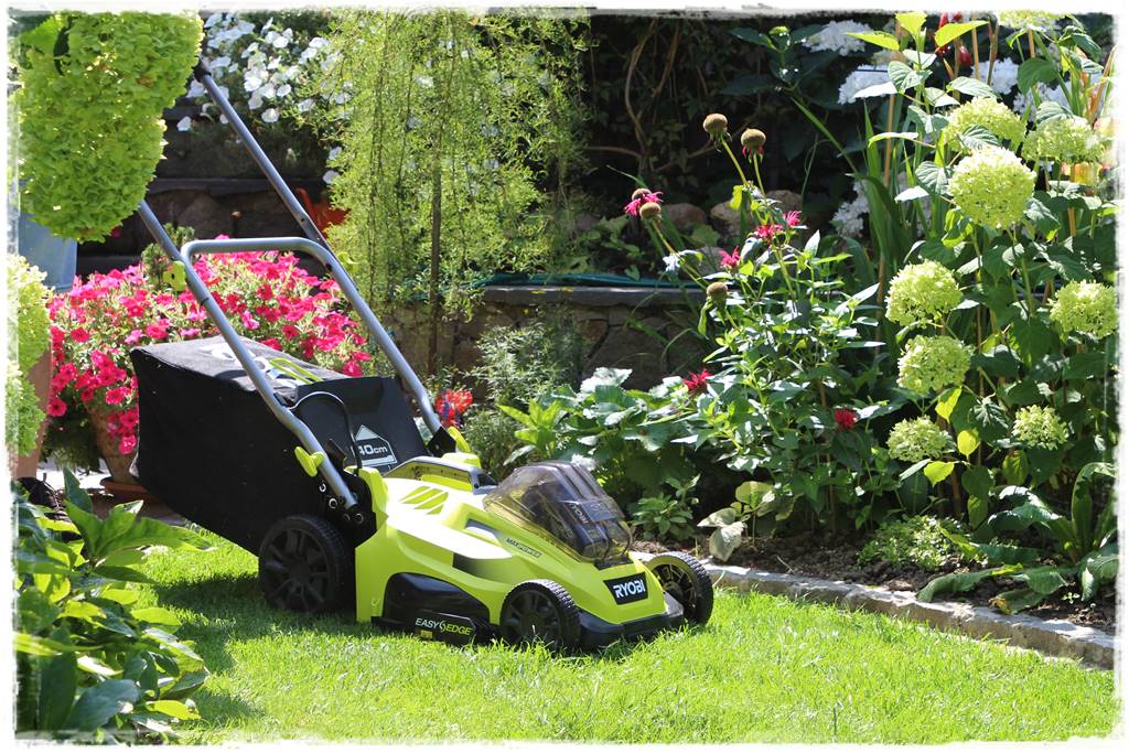 Kosiarka akumulatorowa RYOBI 104 Kosiarka akumulatorowa RYOBI 104