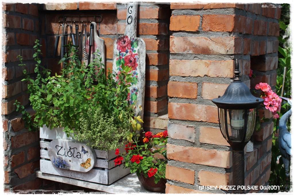 Kuchnia letnia w ogrodzie 60