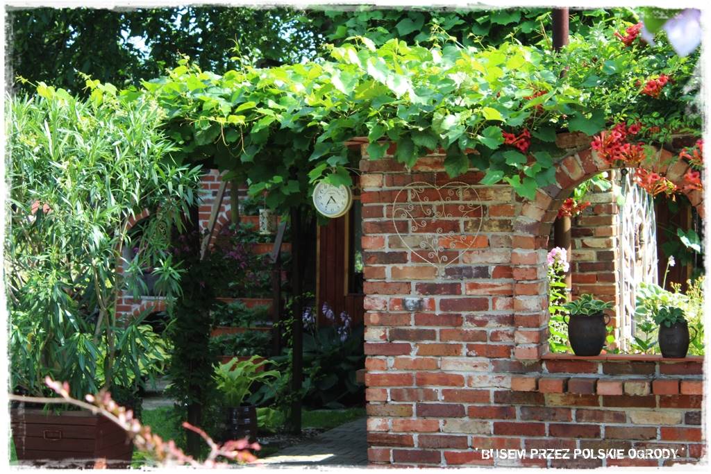 Kuchnia letnia w ogrodzie 80