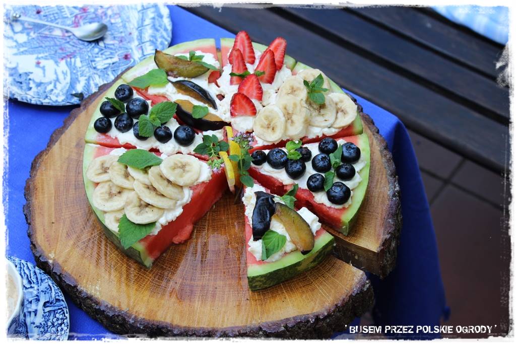 Kuchnia letnia w ogrodzie 90