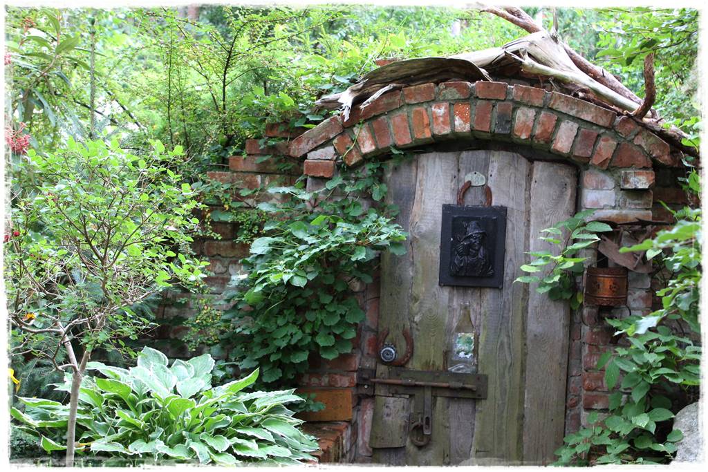 Ziemianka ogrodowa 402 Ziemianka ogrodowa 402