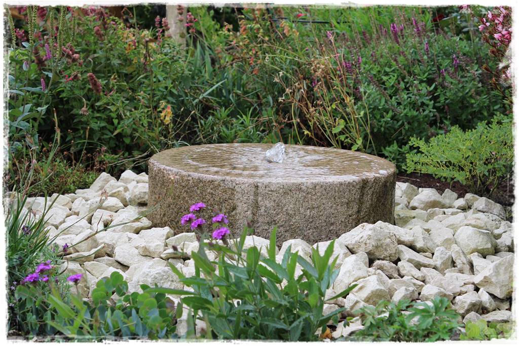 Fontanna w ogrodzie aranżacje 20b Fontanna w ogrodzie aranżacje 20b