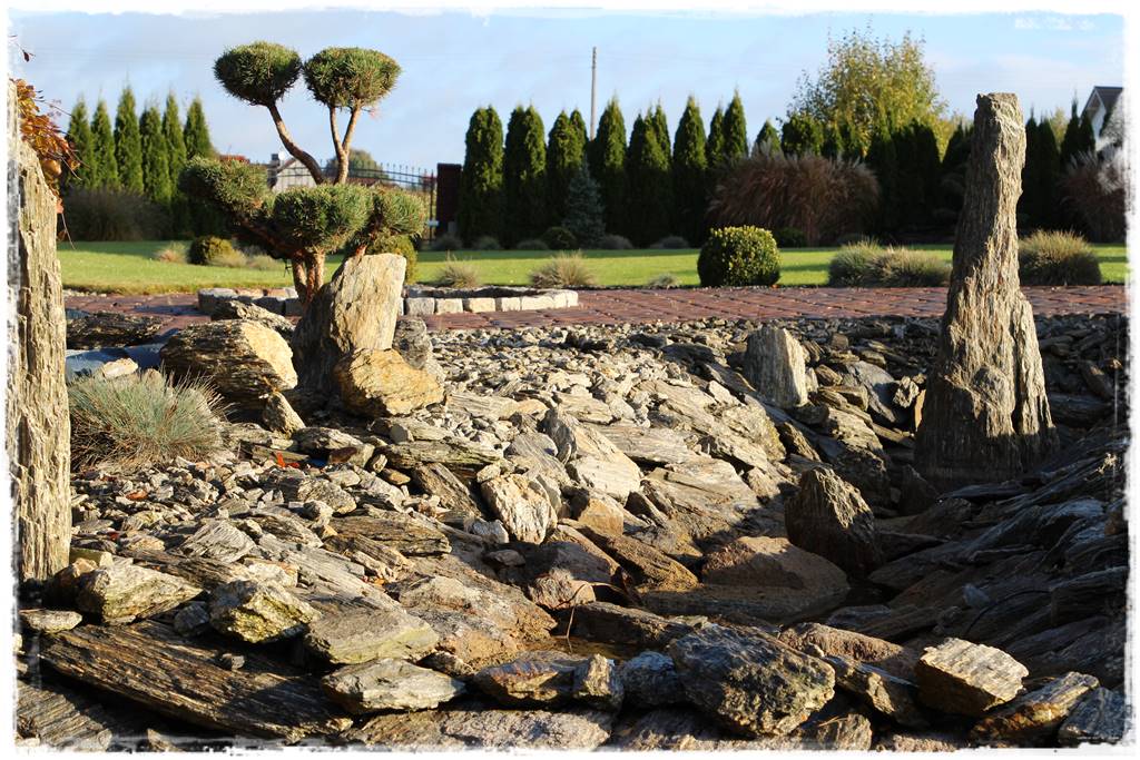 Kora kamienna w ogrodzie aranżacje 30