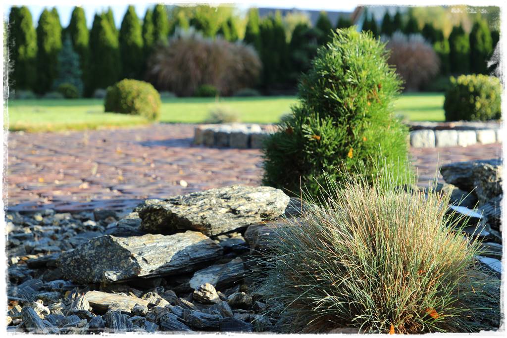 Kora kamienna w ogrodzie aranżacje 30c