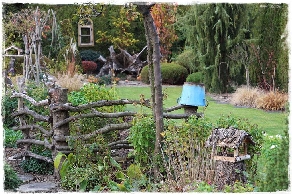 Karmnik w ogrodzie 30b Karmnik w ogrodzie 30b