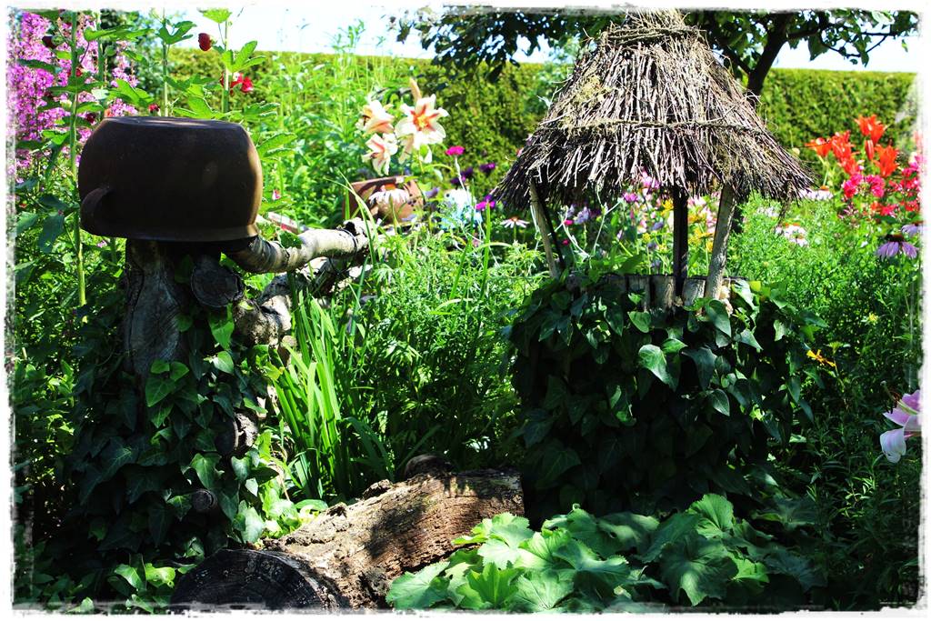 Karmnik w ogrodzie 40f Karmnik w ogrodzie 40f