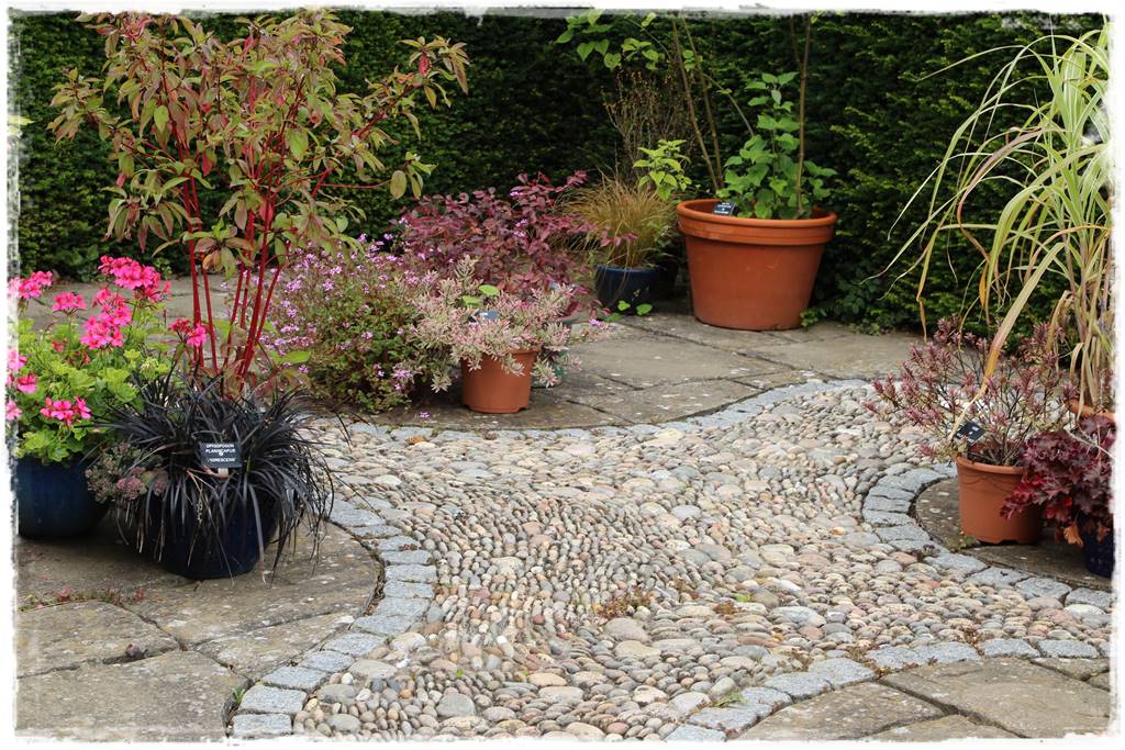 Kostka granitowa w ogrodzie aranżacje 0f