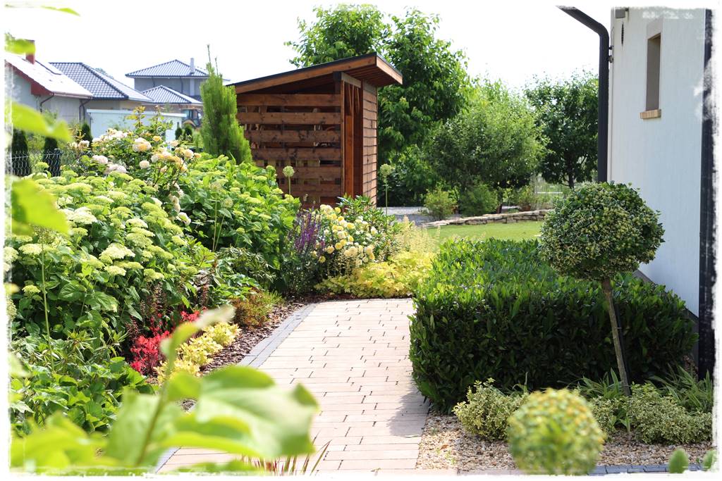 Laurowiśnia 11a Laurowiśnia 11a