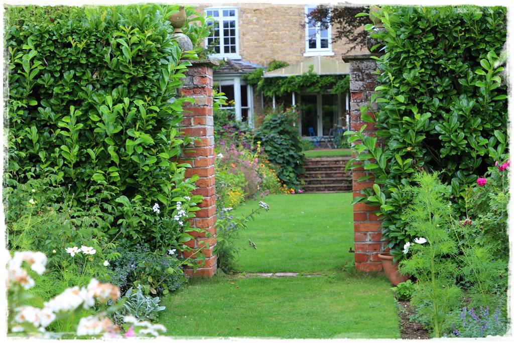 Laurowiśnia 12 Laurowiśnia 12