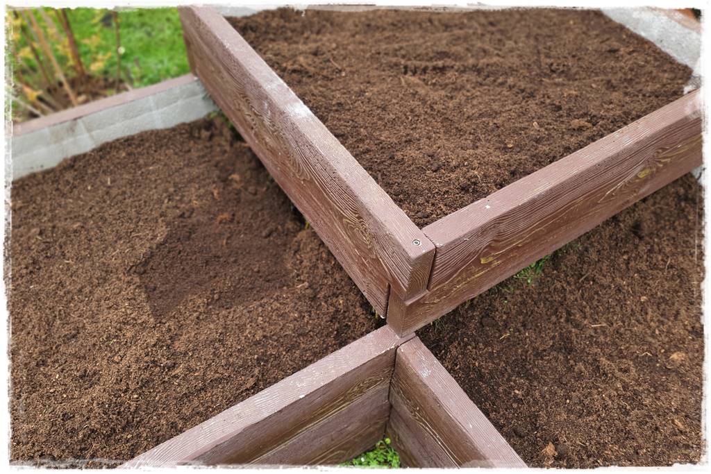 Czym wypełnić podwyższone grządki 14d Czym wypełnić podwyższone grządki 14d