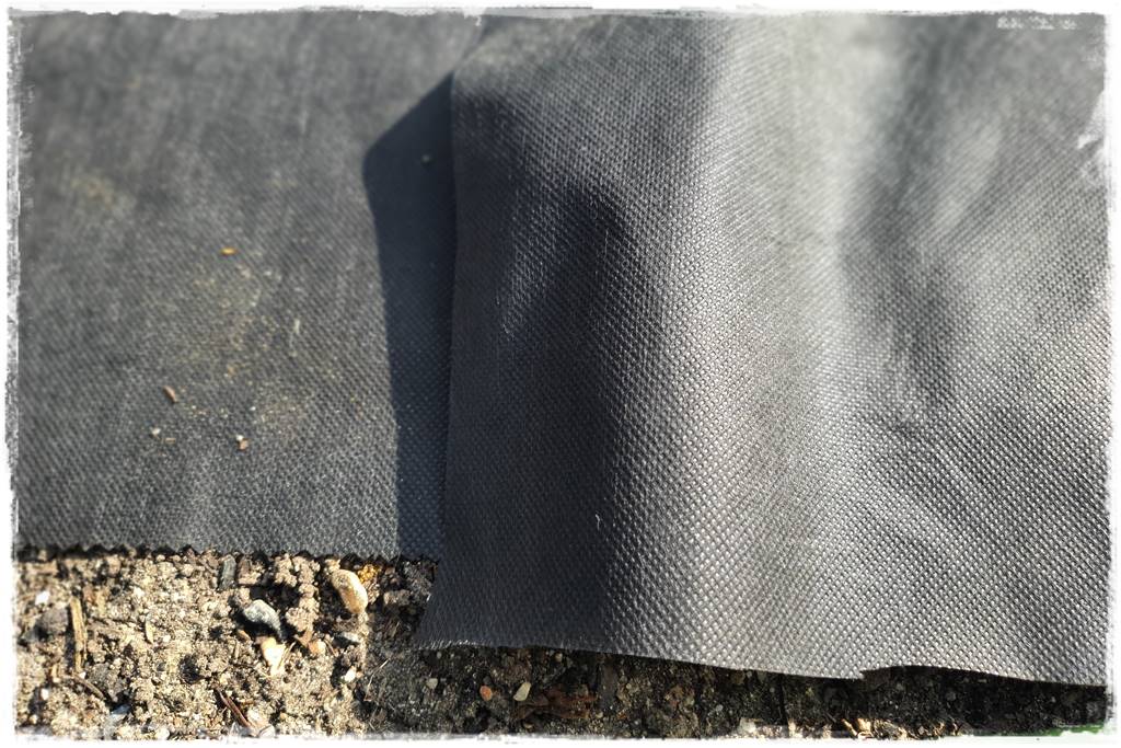 Agrowłóknina ściółkująca 15