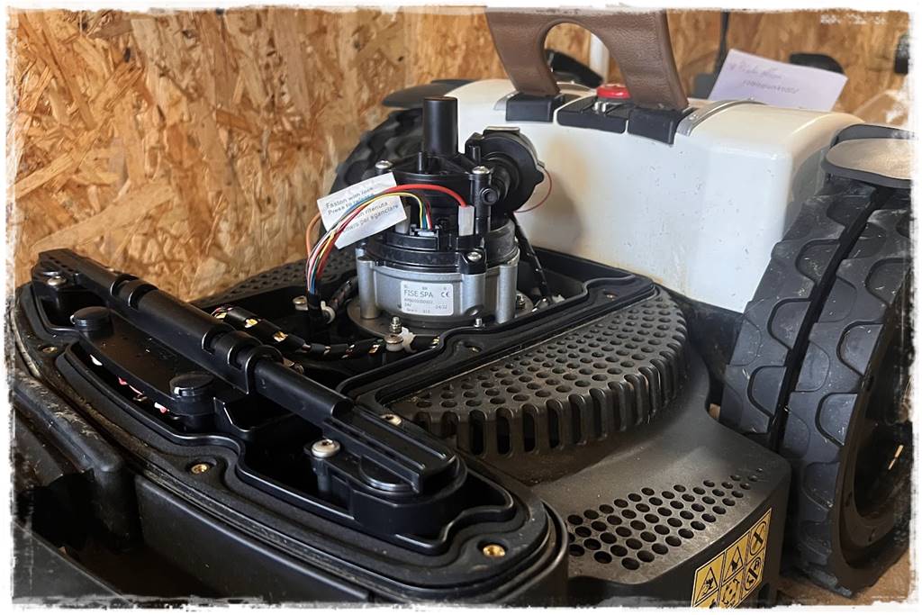 Robot koszący czy kosiarka 33 Robot koszący czy kosiarka 33