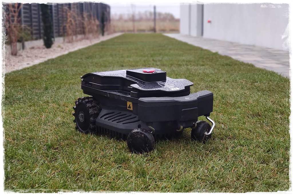 roboty koszące GPS RTK 21 roboty koszące GPS RTK 21