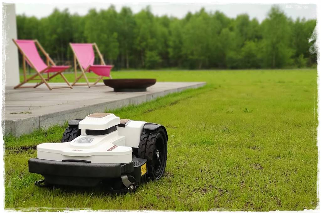 roboty koszące GPS RTK 5 roboty koszące GPS RTK 5