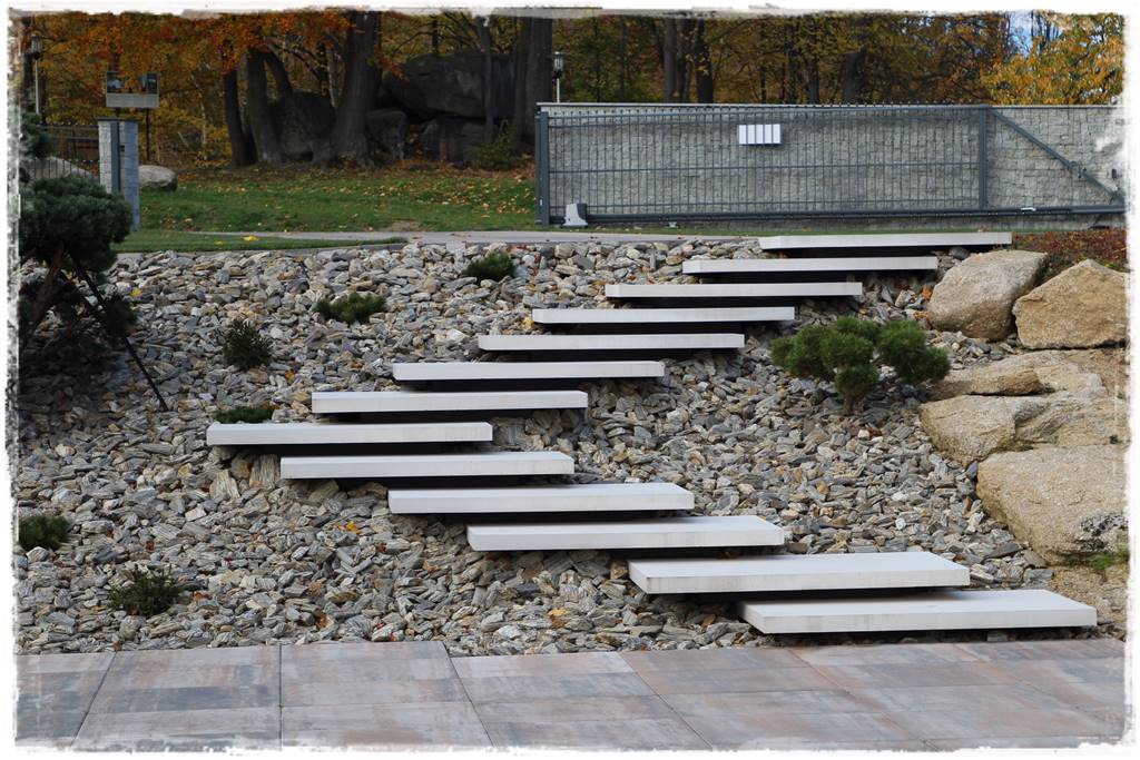 Lewitujące schody 15 Lewitujące schody 15