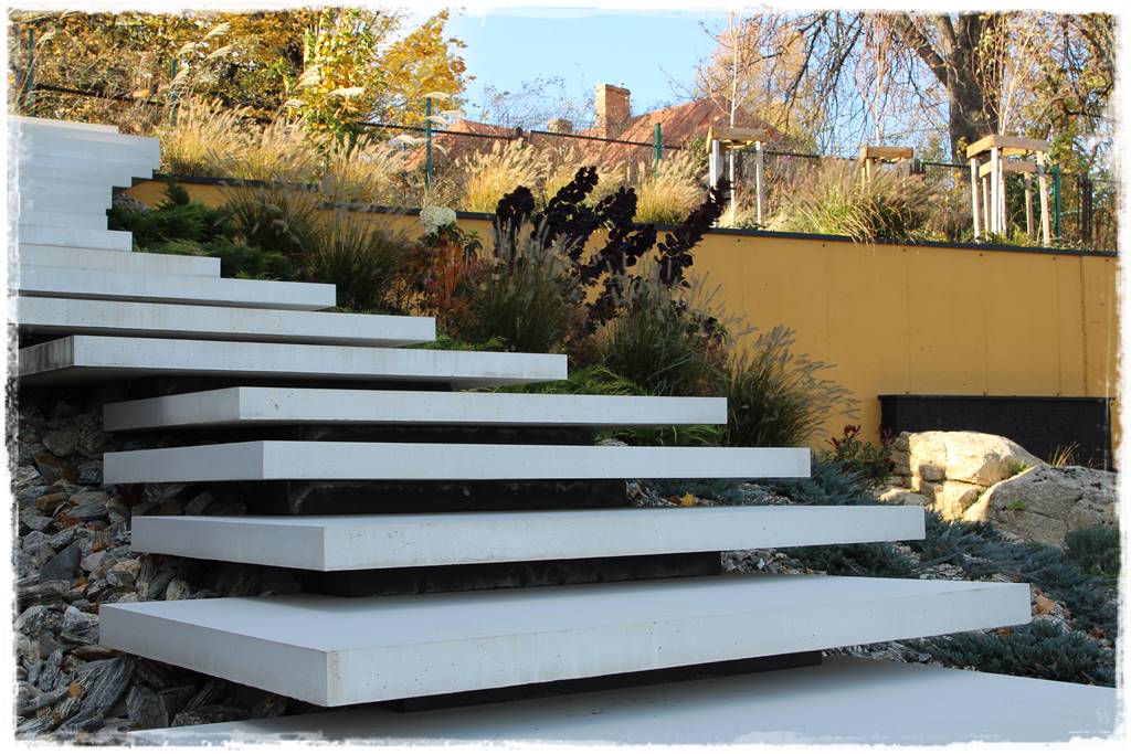 Lewitujące schody 27 Lewitujące schody 27